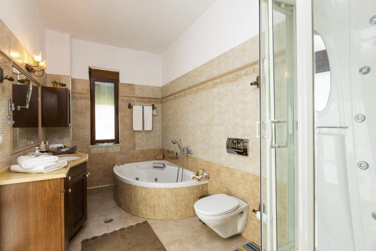 Villa Natura - With Private Heated Pool Tria Monastiria Extérieur photo
